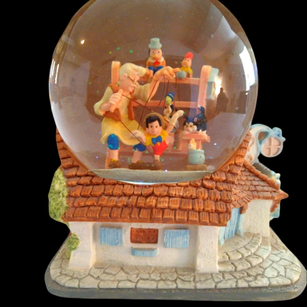 Vintage Disney Pinocchio Musical Snowglobe - Picture 3 of 11
